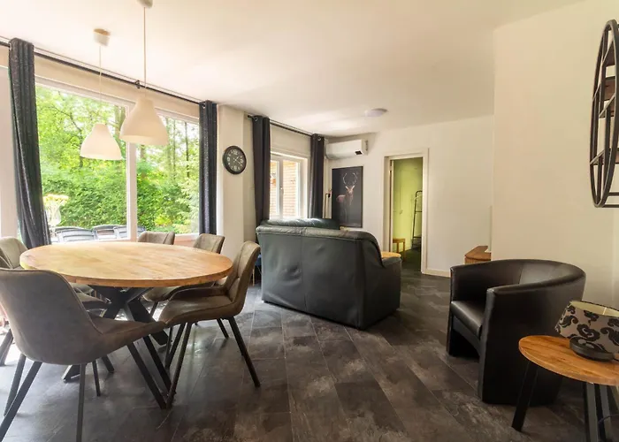 Eekhoornbosch Holiday home *